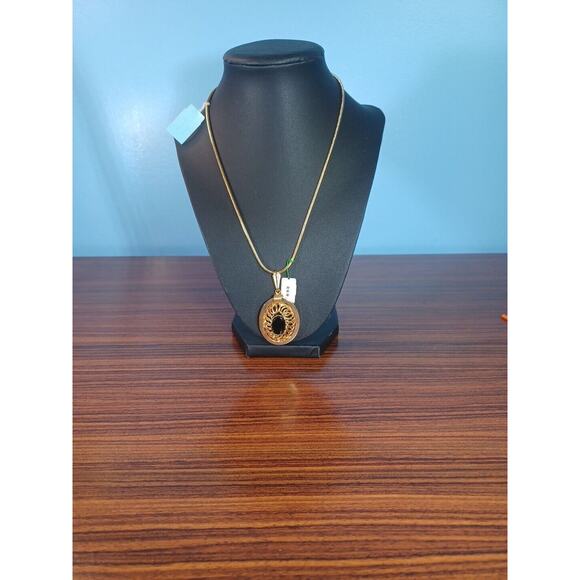 P Craft Jewelry - Vintage Golden Oval Pendant Black Onyx Design Rope Chain NecklaceBy P Craft
